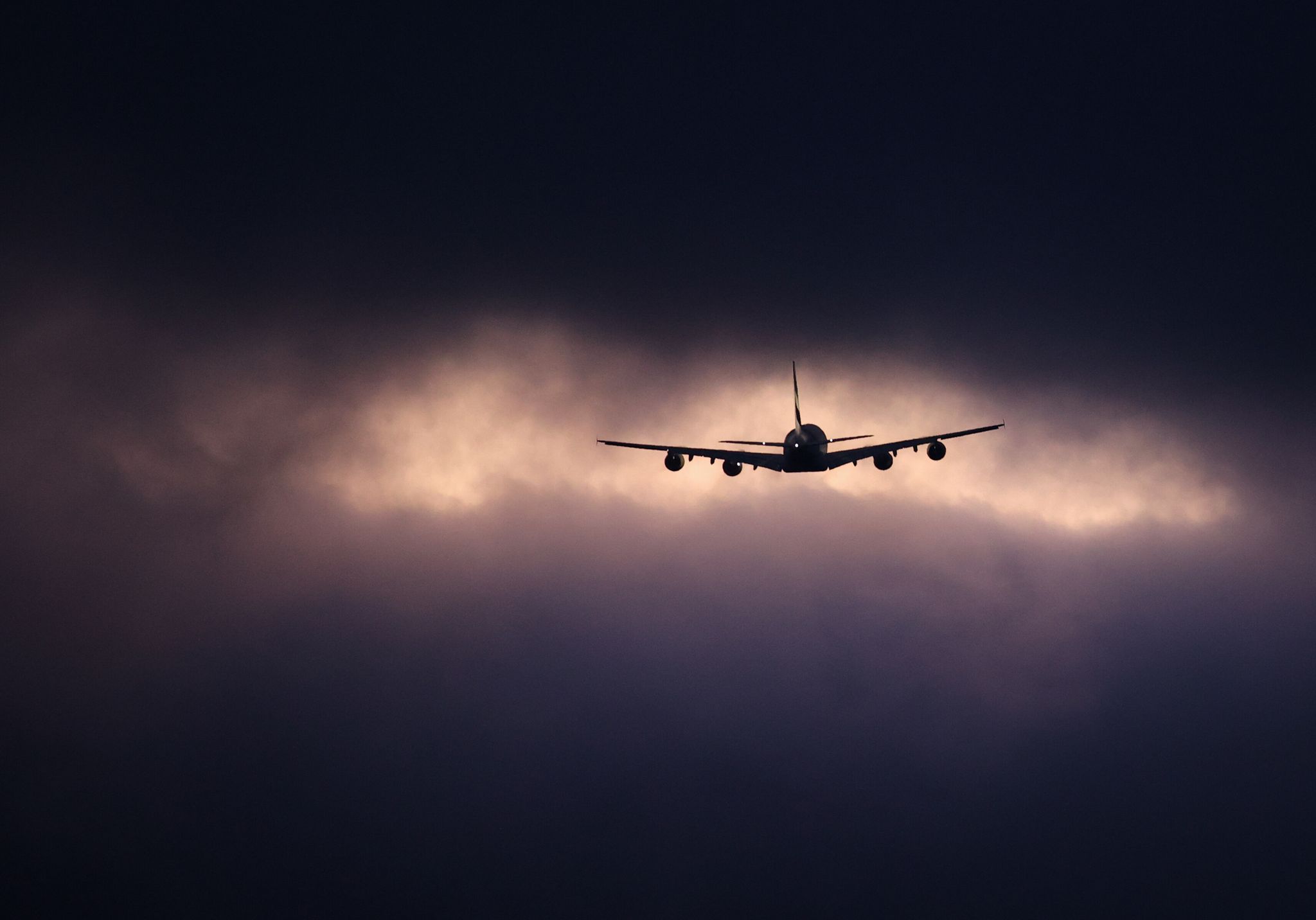 Verletzte durch Turbulenzen: Was können Passagiere tun?